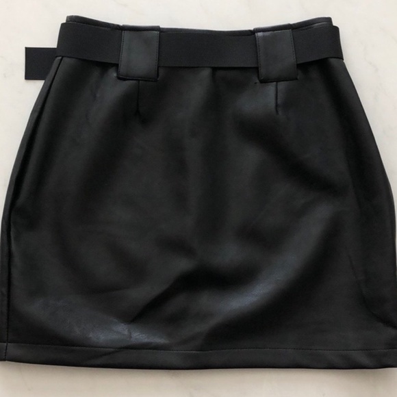SUPERDOWN Naveh Black Women’s Mini-Skirt Size S EUC - Picture 6 of 7